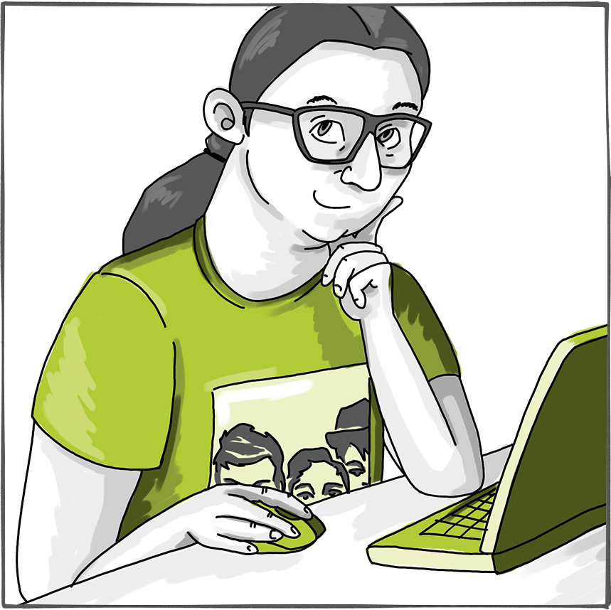 Christoph vor einem Laptop, schaut in die Kamera